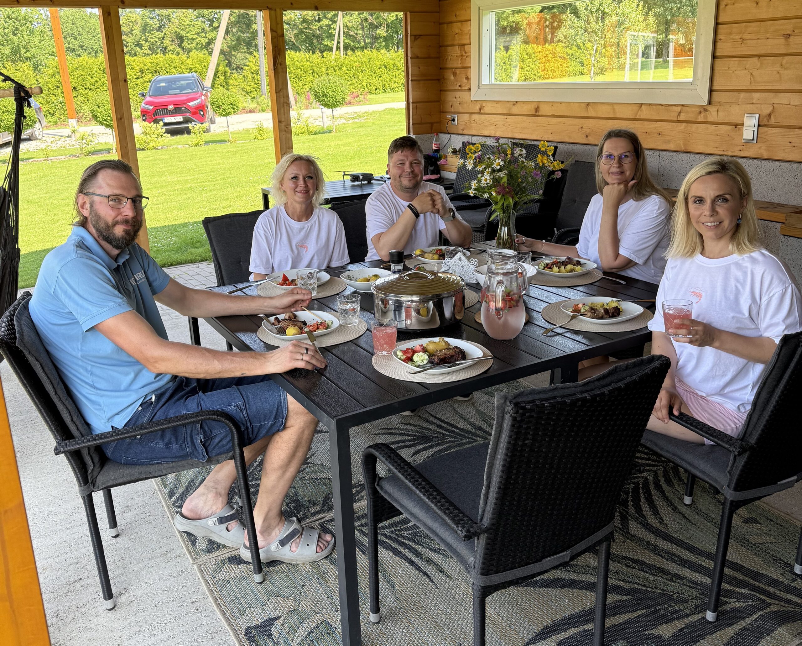 Karukella puhkemaja grillmajas