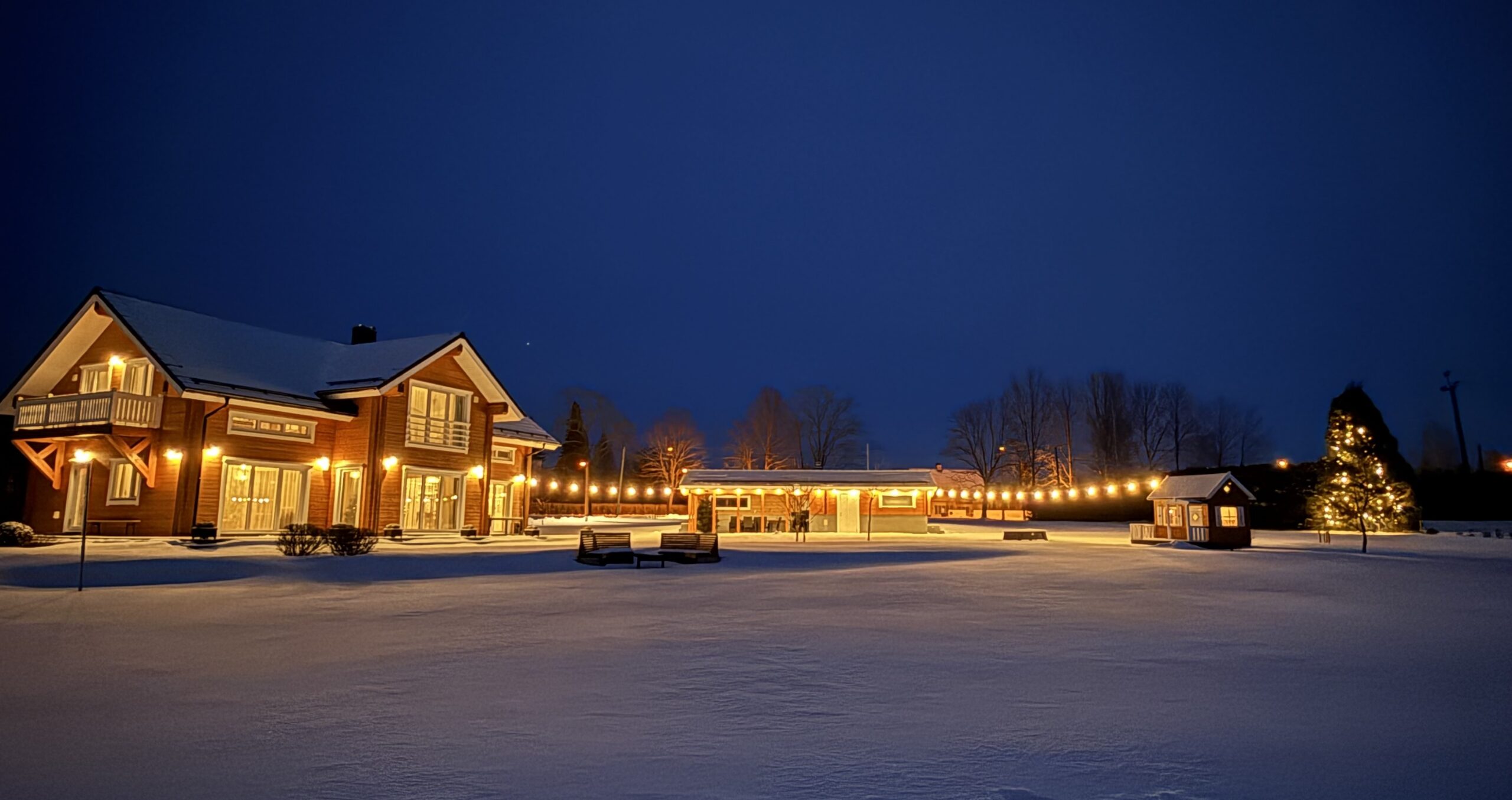 🎁 Kas teadsid, et jõulupeo korraldus Karukella puhkemajas kingib Sulle 3 kingitust? Esimesed lumehelbed, kuuselõhn ja küünlavalgus- just siis, kui aasta hakkab 