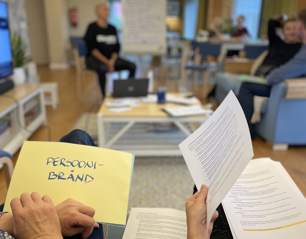 tiimi avasessioon Karukella seminaris